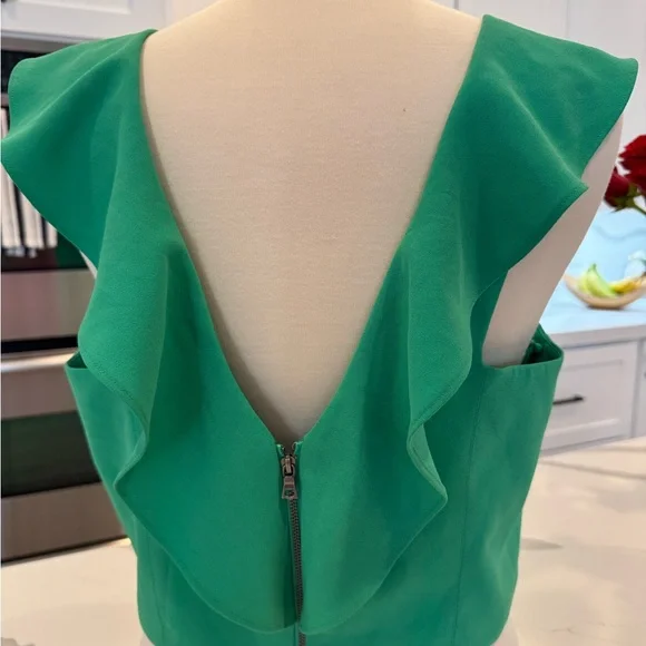 Alice + Olivia Green Flutter Sleeve Crop Tank 12 - Picture 3 of 10